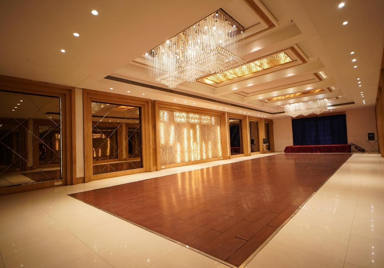 Hotel Amora - Rajnandgaon Raj Nandgaon Extérieur photo