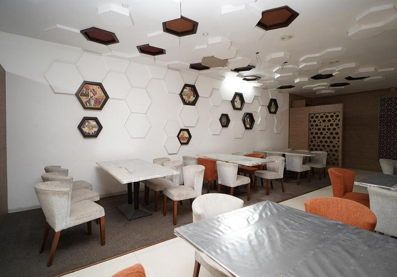 Hotel Amora - Rajnandgaon Raj Nandgaon Extérieur photo
