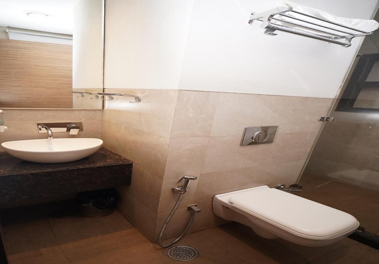 Hotel Amora - Rajnandgaon Raj Nandgaon Extérieur photo