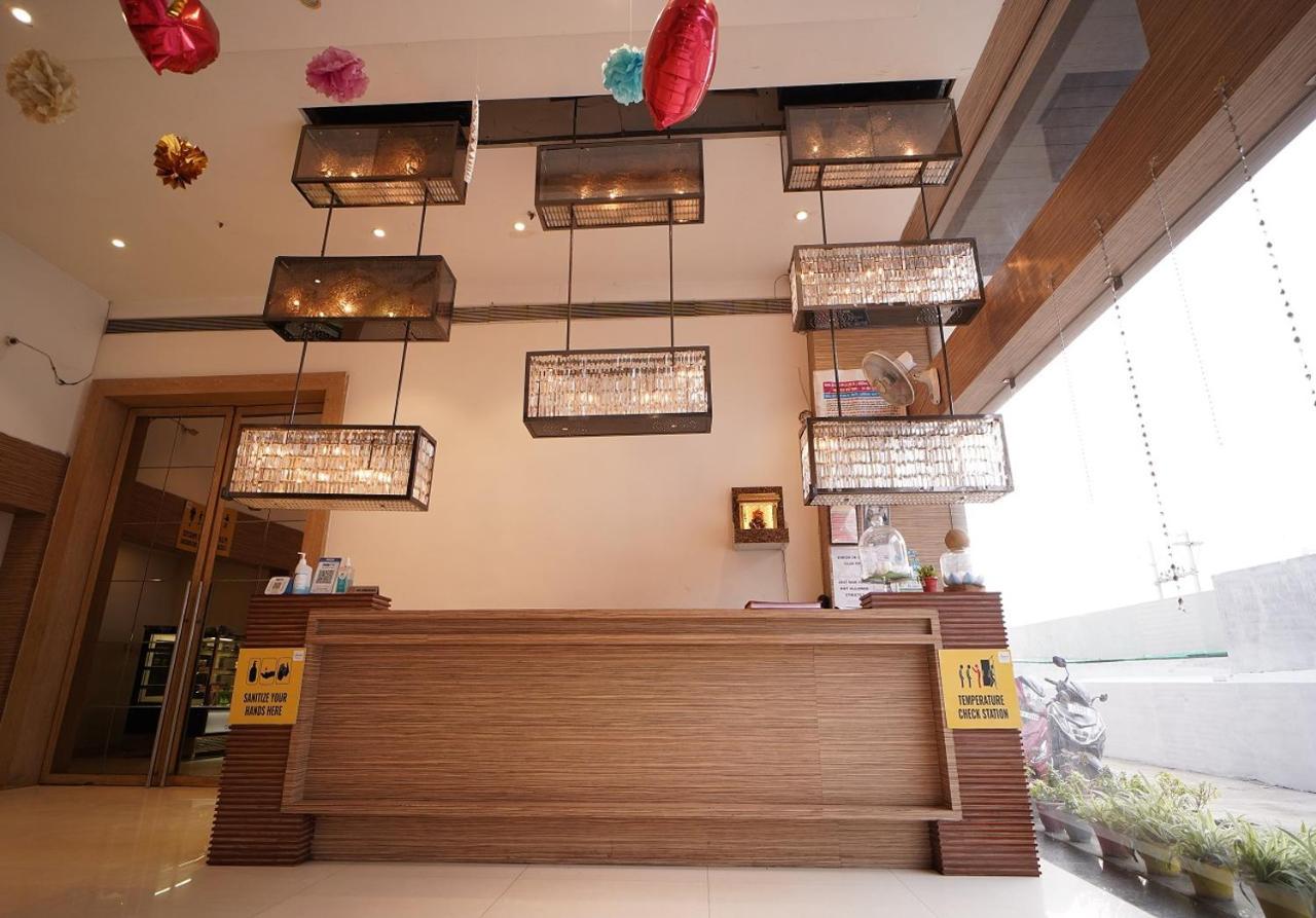 Hotel Amora - Rajnandgaon Raj Nandgaon Extérieur photo